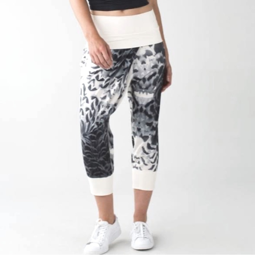 LULULEMON | Dance to Yoga Pant​